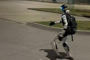 "Edward Warchocki", el robot humanoide que asombra con sus interacciones
