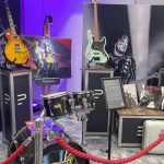 El micrófono dorado de Queen sale a subasta en el evento ‘Music Memorabilia’