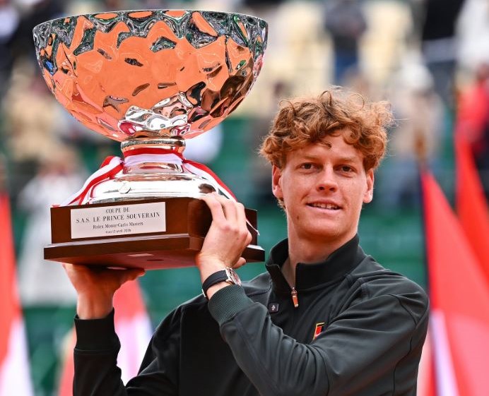 Tenis: Sinner vence en Montecarlo y desplaza a Alcaraz como N° 1 del ranking