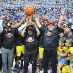 Los campeones de Gaiteros con Jagi Caps celebraron jornada de autógrafos