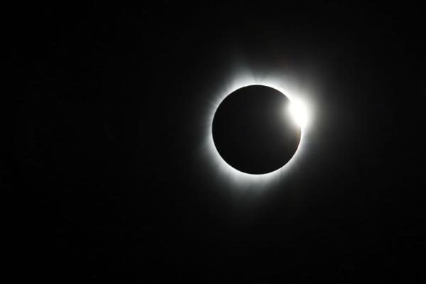 Eclipses totales de Sol: cinco curiosidades y aspectos fascinantes