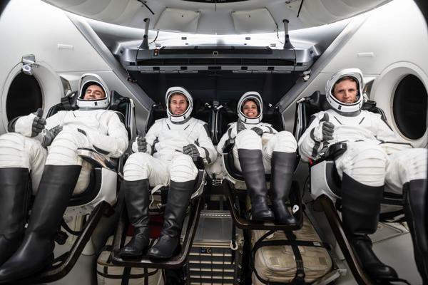 La NASA lanzará el 12 de septiembre nueva tripulación a la EEI y probará nuevos trajes